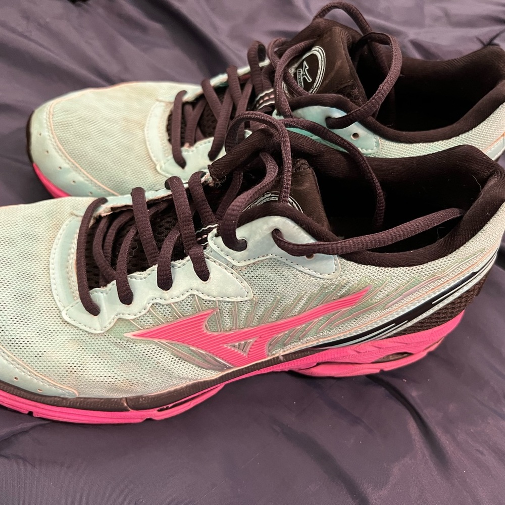 Mizuno Wave Rider 16 Dynamotion fit sneakers size. 8.5